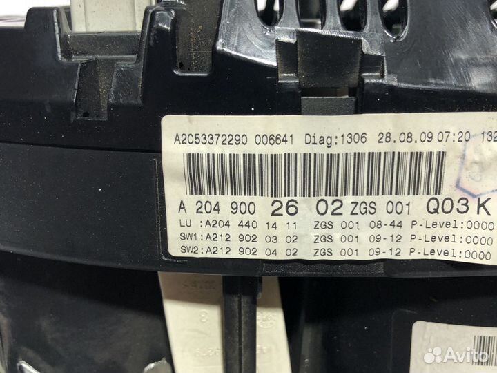 Приборная панель Mercedes W204