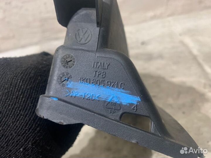 Воздухозаборник (наружный) Volkswagen Golf Vi