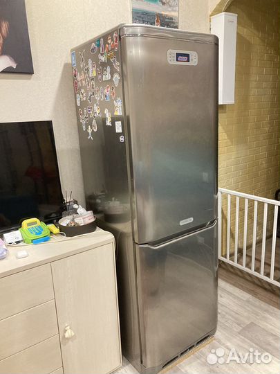 Холодильник бу Ariston