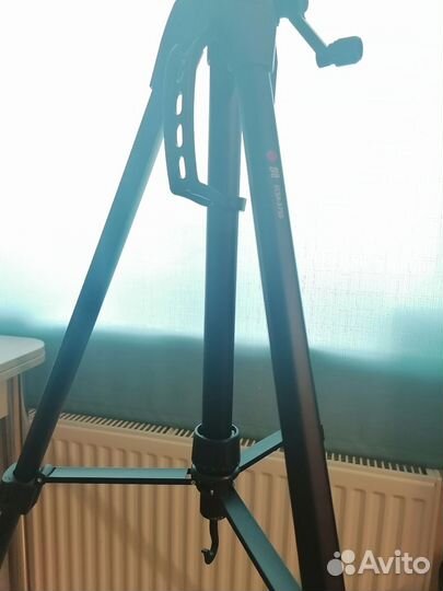 Штатив для фотоаппарата