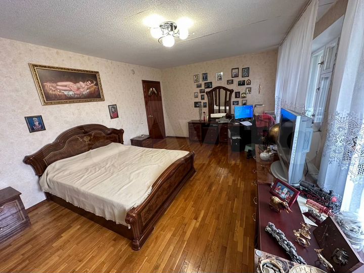 4-к. квартира, 130,5 м², 2/10 эт.