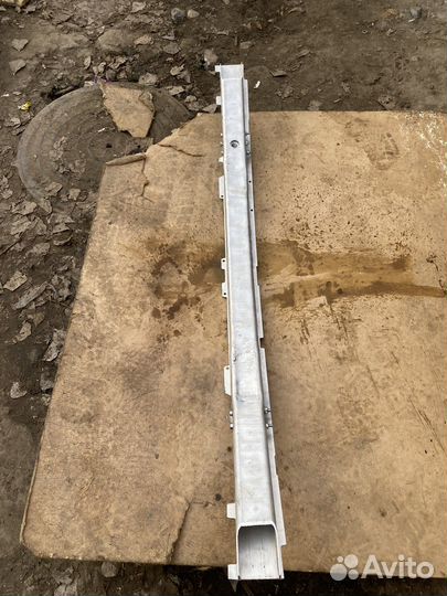 Усилитель бампера Bmw 7 F01/F02 передний