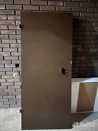 Дверь оружейной комнаты