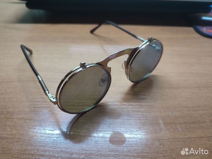 Солнцезащитные очки