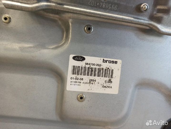 Стеклоподъемник передний правый Ford Focus CB4