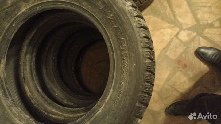 Kumho I'Zen Wis KW19 215/65 R16