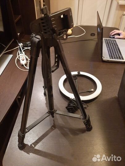 Кольцевая лампа со штативом для телефона (26см)