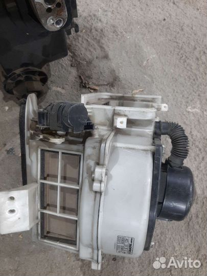 Печка в сборе,можно раздельно Nissan Bluebird