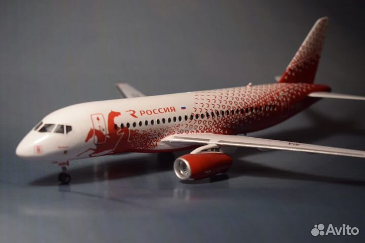 Модель самолета Россия тройка в наличии