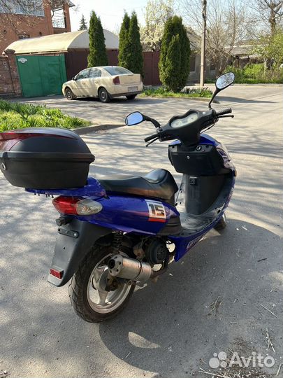 Скутер 150 кубов