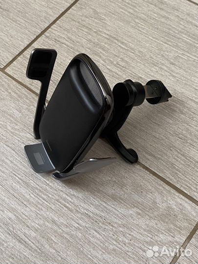 Беспроводная зарядка для телефона в автомобиль
