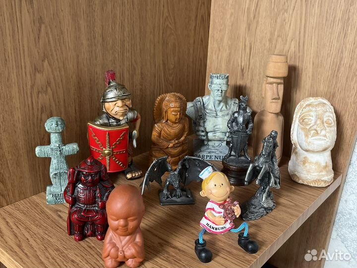 Фигурки и статуэтки из путешествий