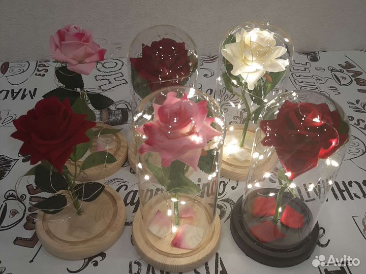 Вечная роза в колбе