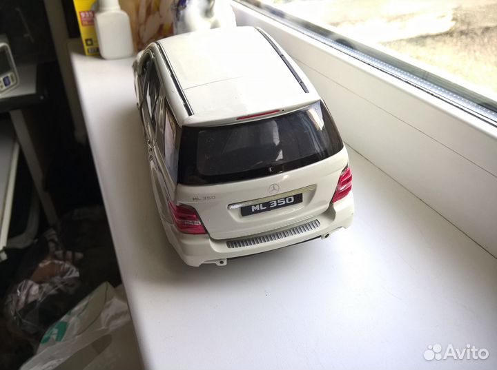 Модель машины.Mercedes,металл,большая,25.5 см