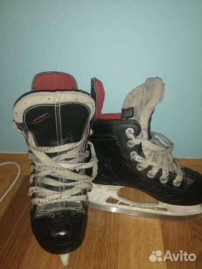 Хоккейные коньки bauer