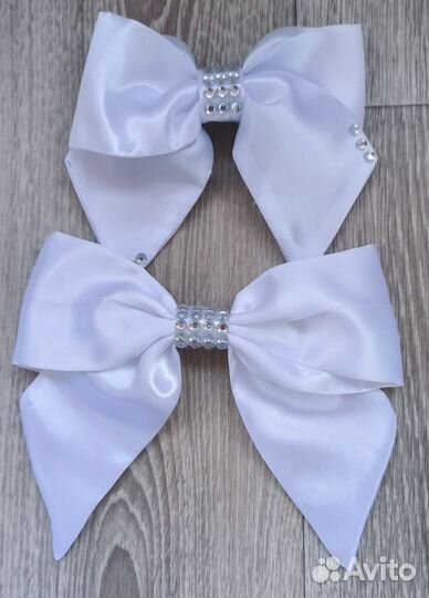 Праздничные бантики, резиночки, заколки в школу