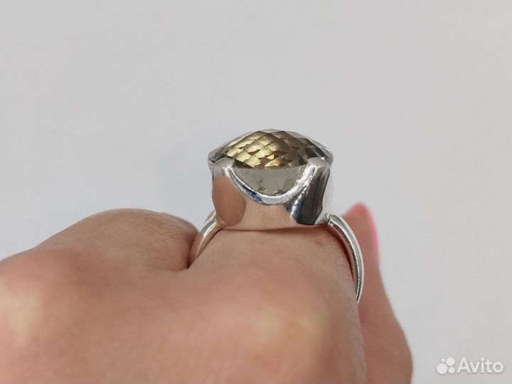 Кольцо с зелёным аметистом празиолит