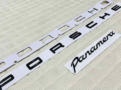 Надпись Porsche Panamera черная на багажник