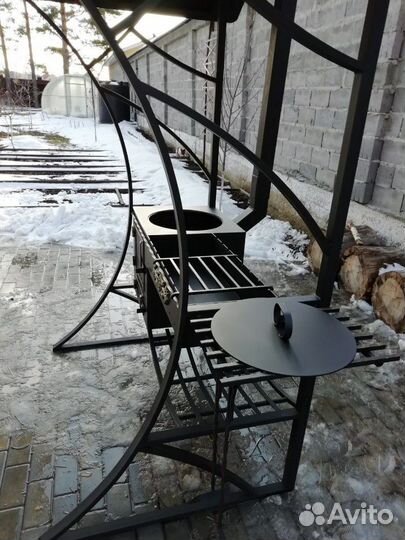 Мангал с крышей и печью под казан