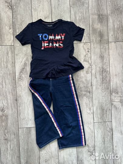 Джинсы и футболка