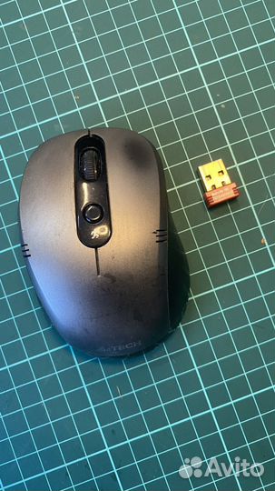 Клавиатура и 7 мышек