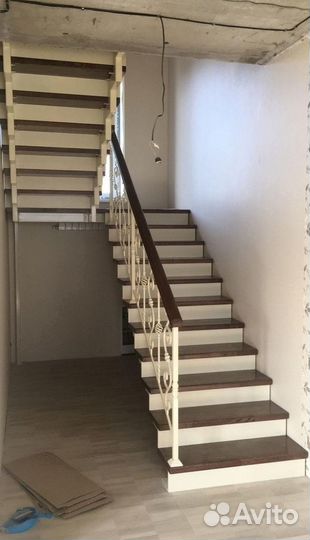 Лестница на второй этаж под ключ