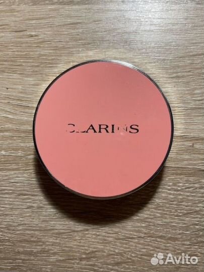 Румяна clarins benefit