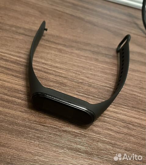 Фитнес браслет mi band 4