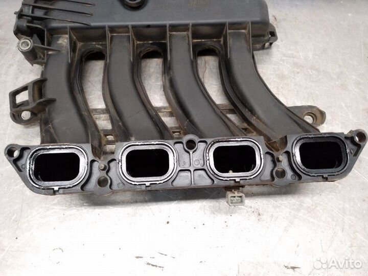 Коллектор впускной Renault Fluence K4M 2010