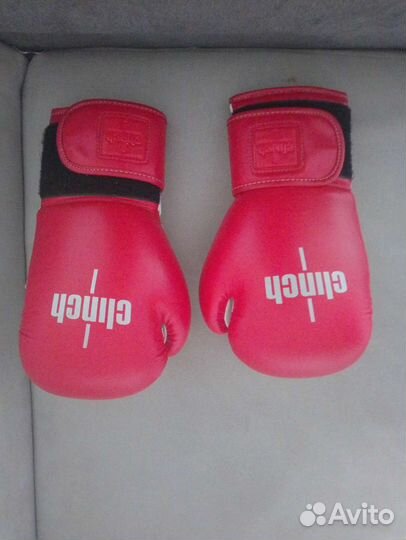 Боксерские перчатки 10 oz clinch