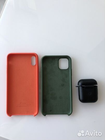 Чехлы на iPhone и AirPods
