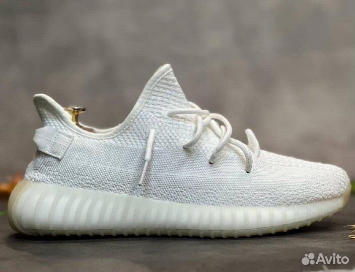 Adidas yeezy boost 350 великан белые разм. 46