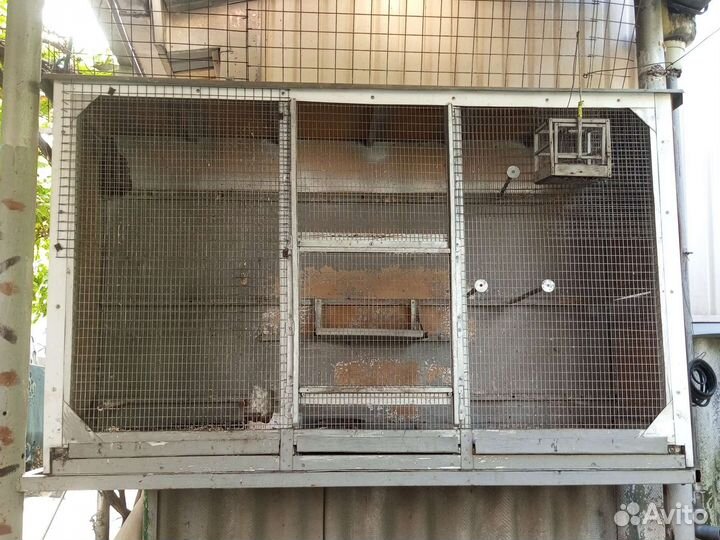 Большая клетка для птиц