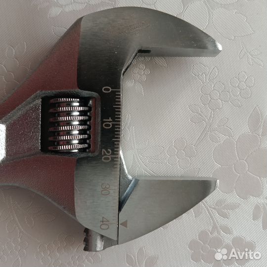 Разводной ключ