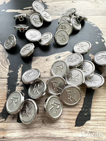 Литьё металла, фурнитуры, медалей, брелок на заказ