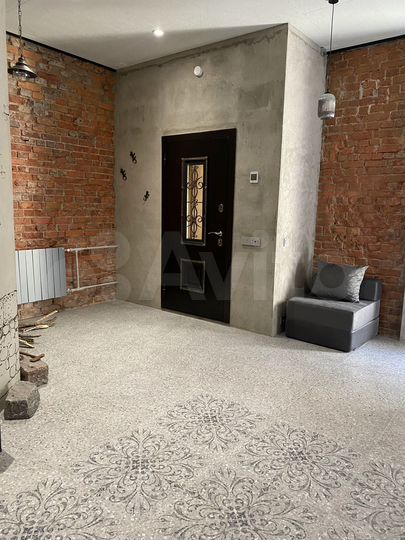 2-к. квартира, 60 м², 1/4 эт.