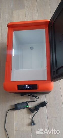 Автомобильный холодильник 12 220 вт