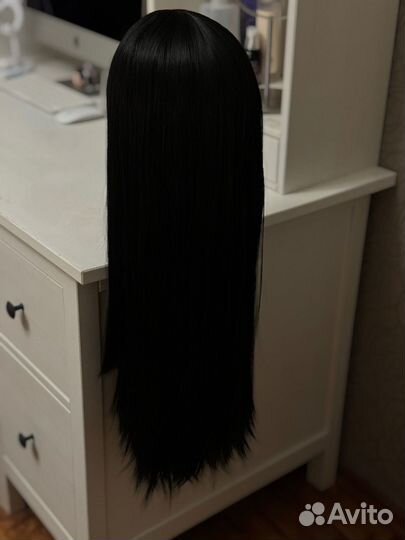 Длинный черный парик с челкой