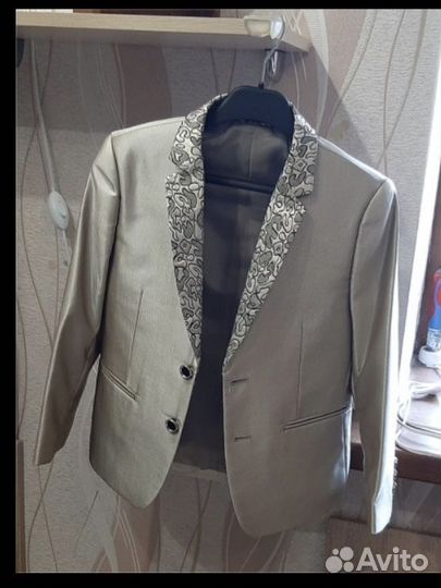 Детский костюм: пиджак, брюки, жилетка