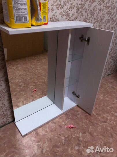 Полка для ванной с зеркалом