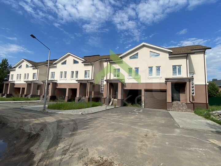 Таунхаус 200 м² на участке 3 сот.