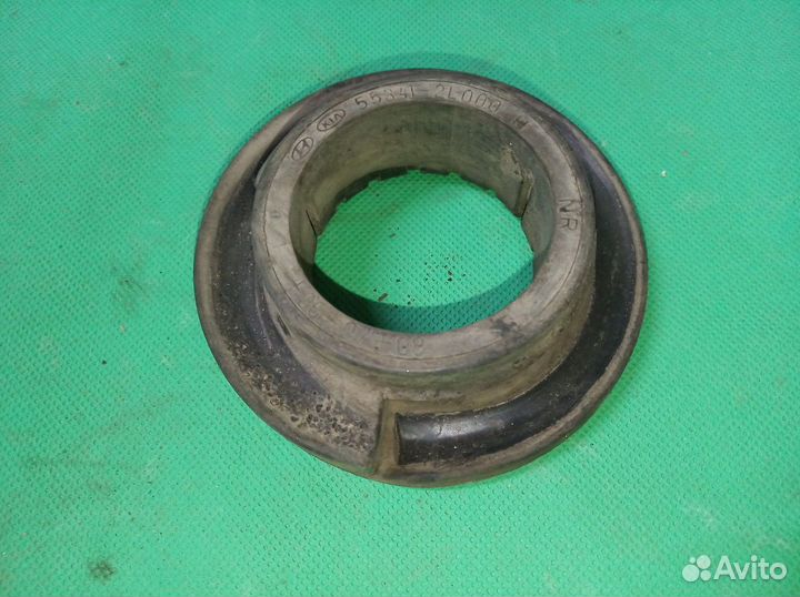 Kia Sportage (SL) III опора задней пружины верхняя