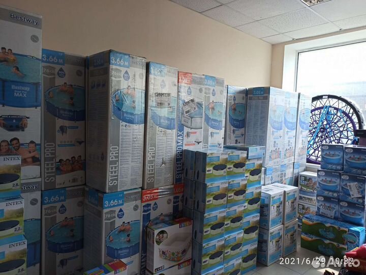 Бассейны разные