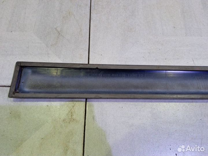 Молдинг передней двери