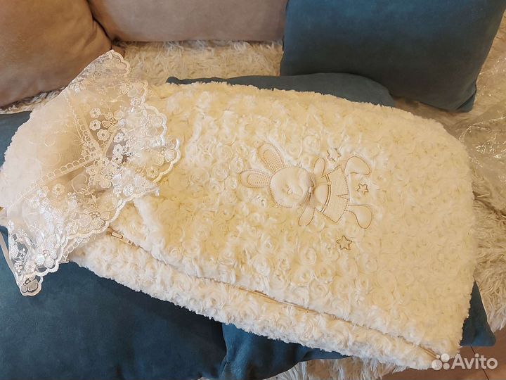 Конверт на выписку новый,Барашки вышивка'