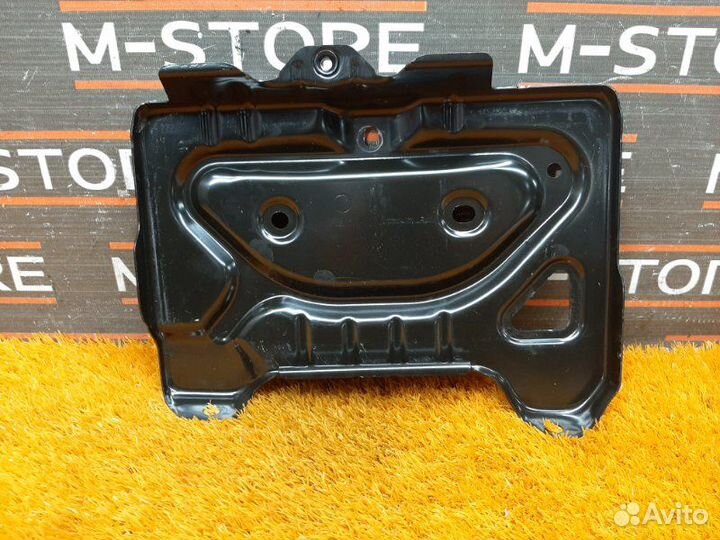 Крепление аккумулятора Mercedes-Benz E-Class W212