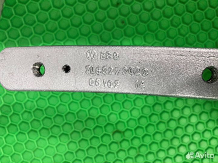 Петля двери багажника Volkswagen Touareg 7L6 7L7