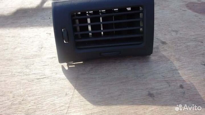 Дефлектор левый Toyota Allex NZE124 1NZ-FE 2004/6