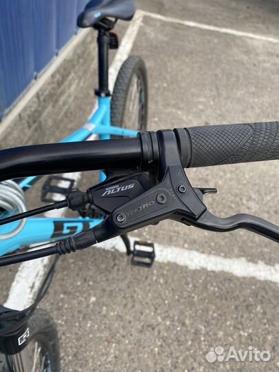 Велосипед GT L- рама на 29 колесах MTB горный