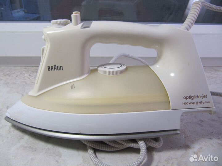 Утюг Braun 1400 Вт